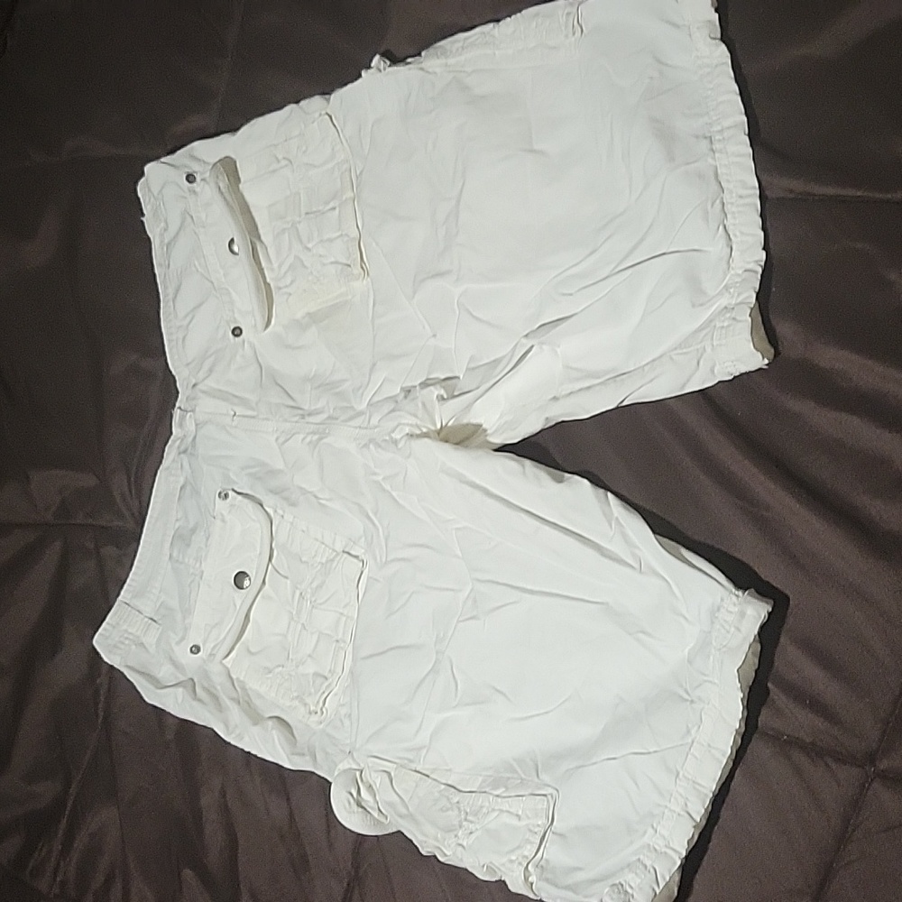 Shorts - Picture 2 of 3